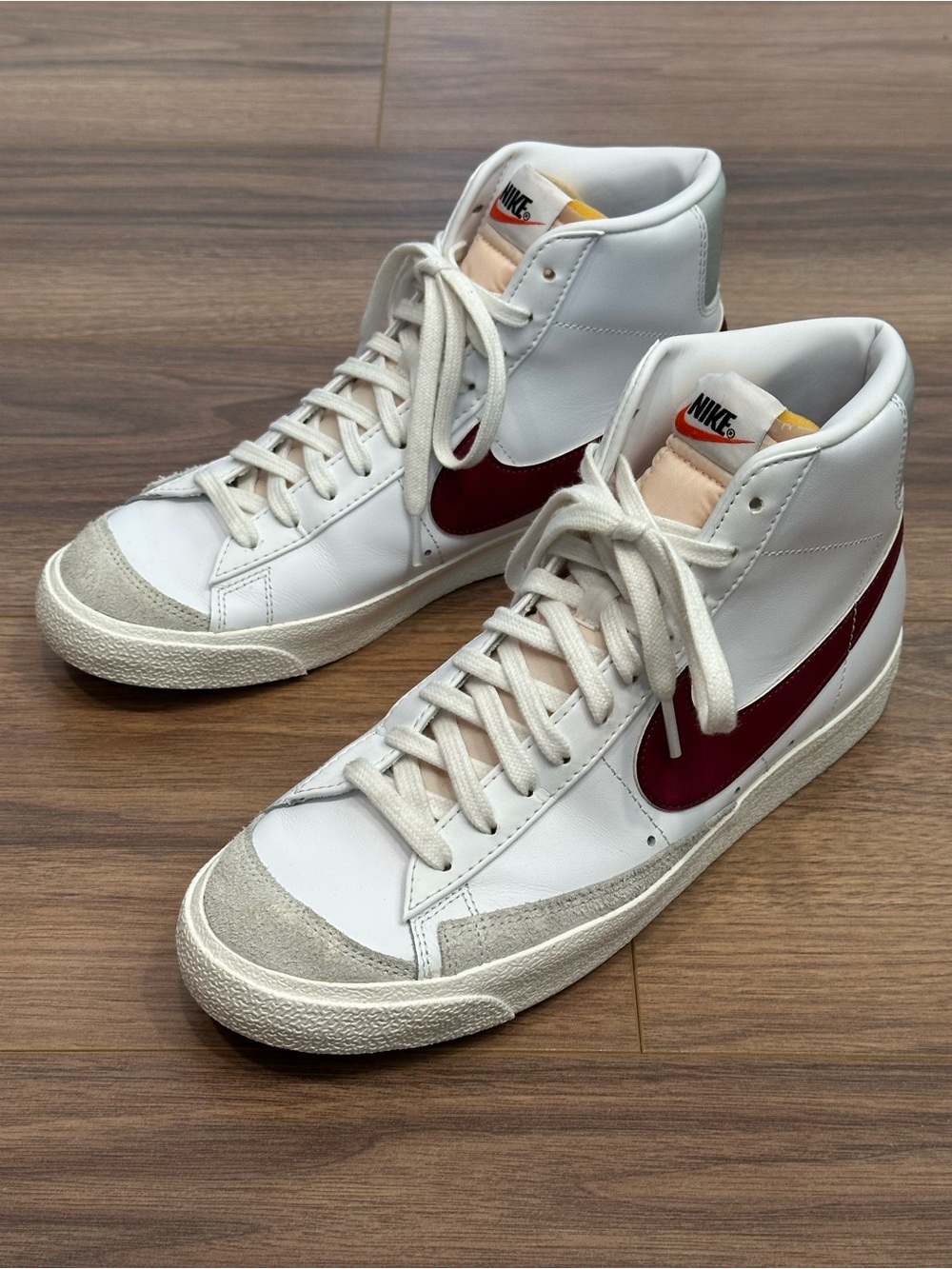 Nike Blazer Mid '77 Basketball Sneakers in White Dark Beetroot Size 10